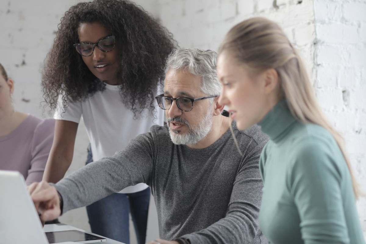 Webdesigner oder Webagentur – Unterschied und Vergleich für Unternehmen